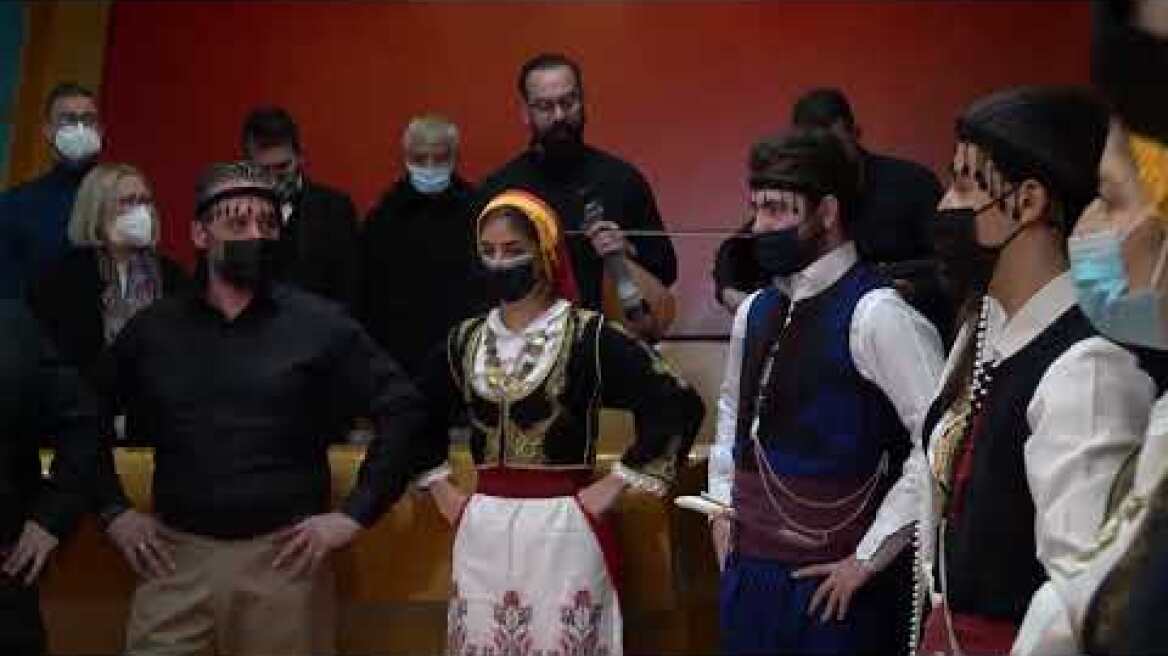 🎄Κάλαντα στο ΠΑΣΟΚ από τον Λαογραφικό Όμιλο "Ερωτόκριτος" και την μπάντα του Πυροσβεστικού Σώματος