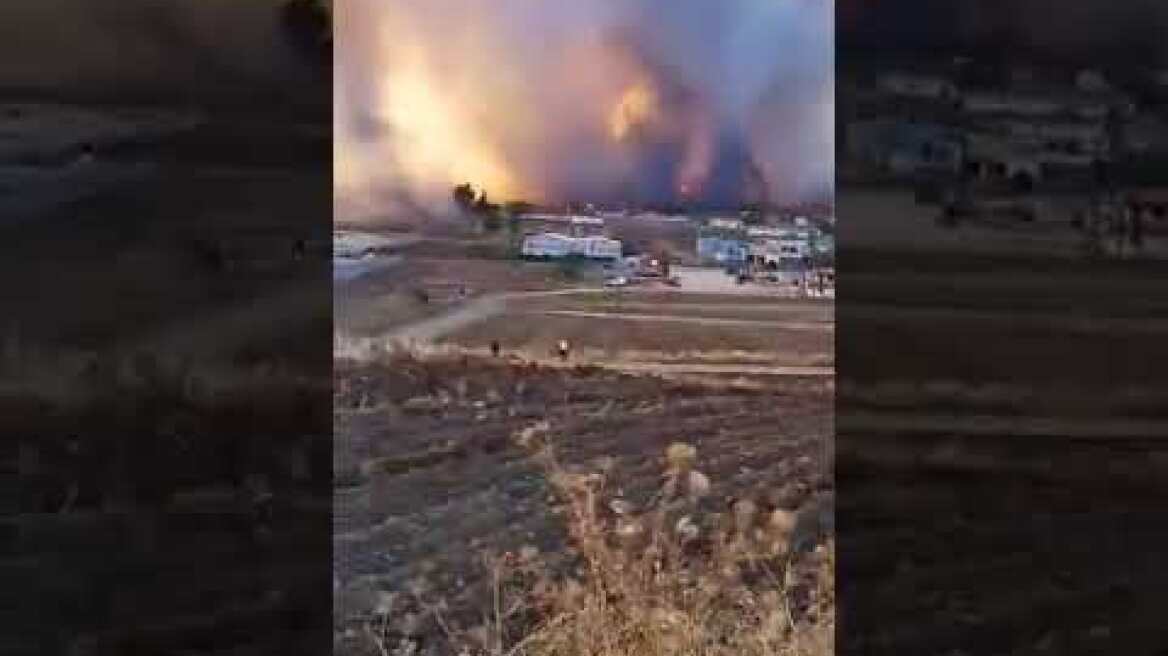 Τώρα, φωτία από Ψαχνά προς Αρτάκη, στο ύψος της Κεραμεικής (1)