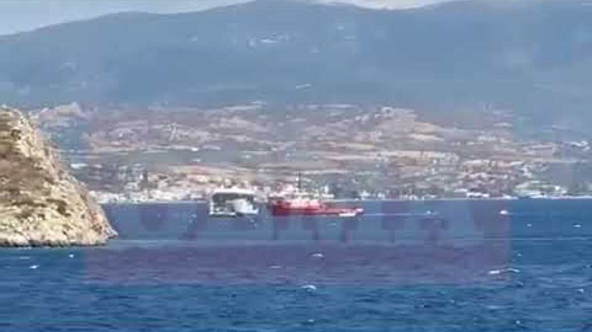Εύβοια: Σε εξέλιξη η επιχείρηση αποκόλλησης του φέρι μποτ από ξέρα στα Στύρα (2)