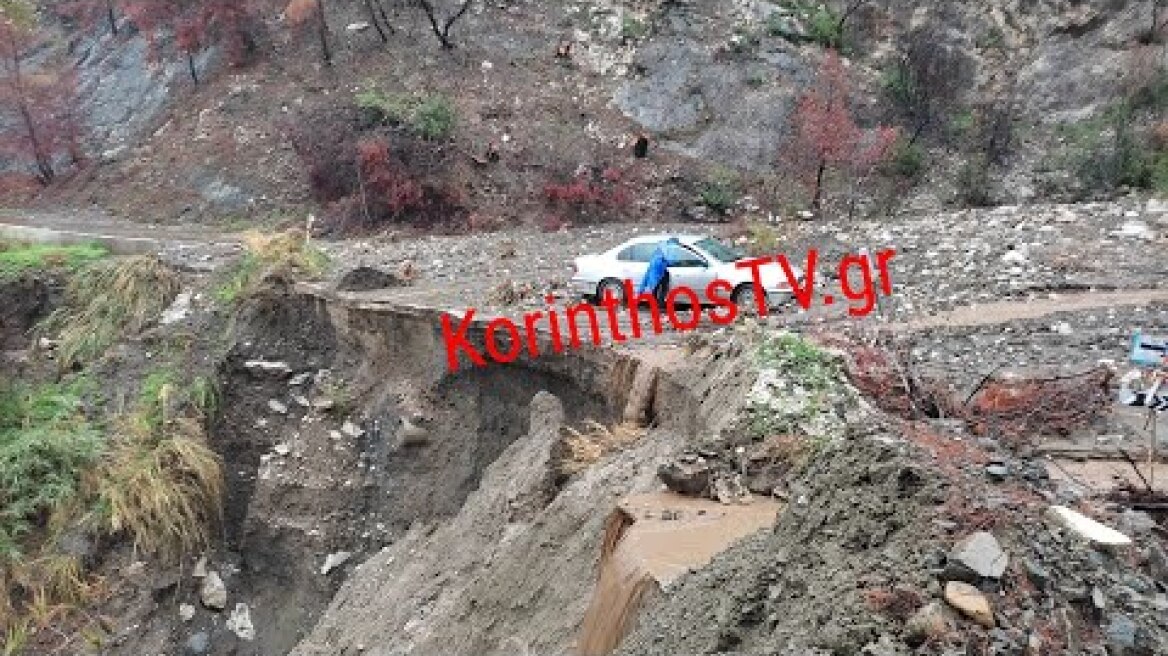 Oρμητικός χείμαρρος κατέβηκε από το βουνό και έκοψε στα δυο το δρόμο Σχοίνο - Αλεποχώρι