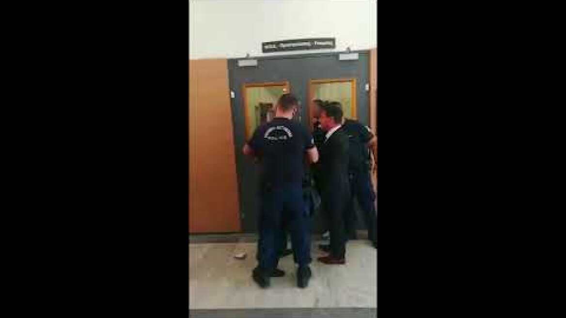 Δίκη για δολοφονία Ζέμπερη: «Φονιά να πεθάνεις» φώναζε η μητέρα της εφοριακού