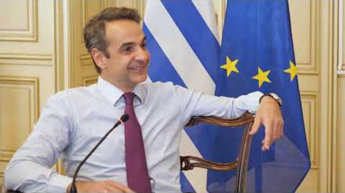 Δύο ελληνικές βιομηχανίες που άλλαξαν την παραγωγή τους και φτιάχνουν μάσκες