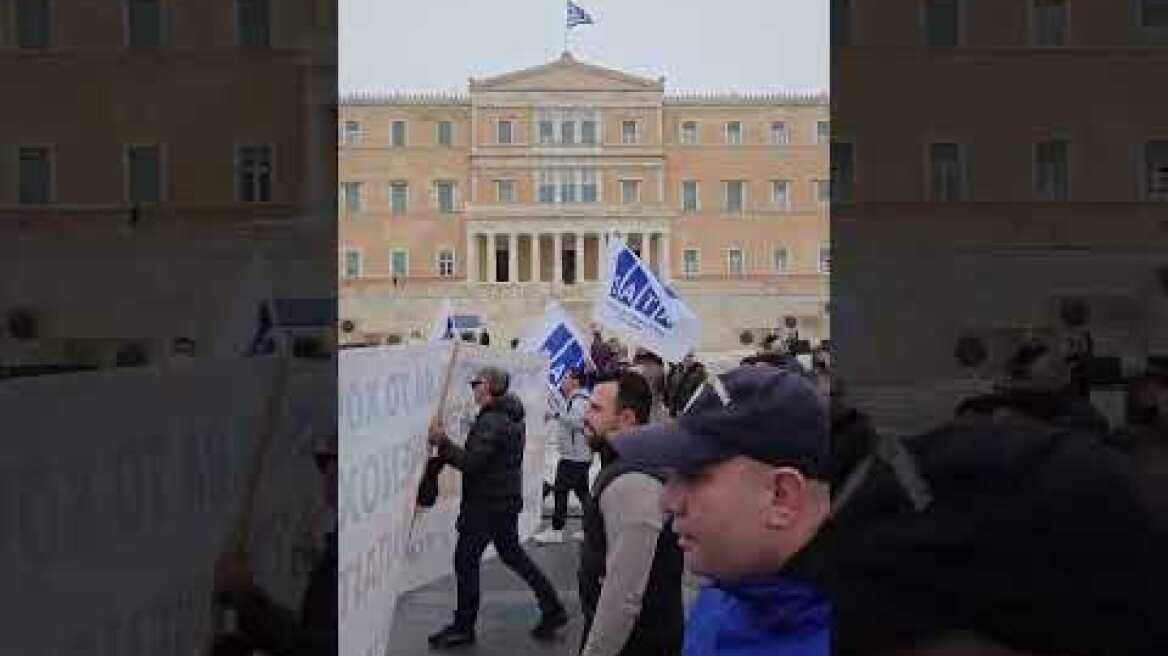 Απεργία στα ταξί: Σε εξέλιξη οι απεργιακές κινητοποιήσεις