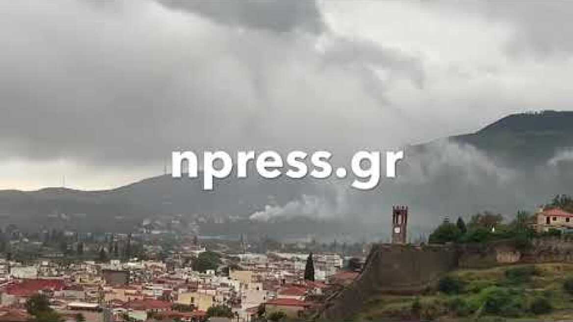 Ναύπακτος: Καίγεται σπίτι από κεραυνό στην Παλαιοπαναγιά