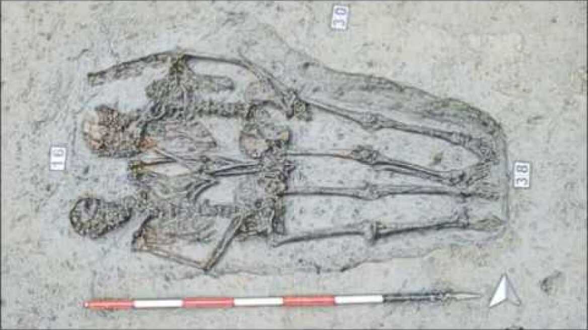 Lovers of Modena skeletons holding hands were both men
