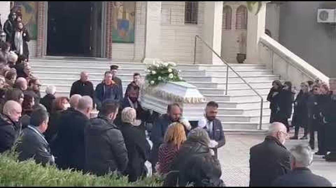 «Τελευταίο αντίο» στη σοπράνο Ελισάβετ Χατζηβασιλείου που έχασε τη ζωή της στα Τέμπη