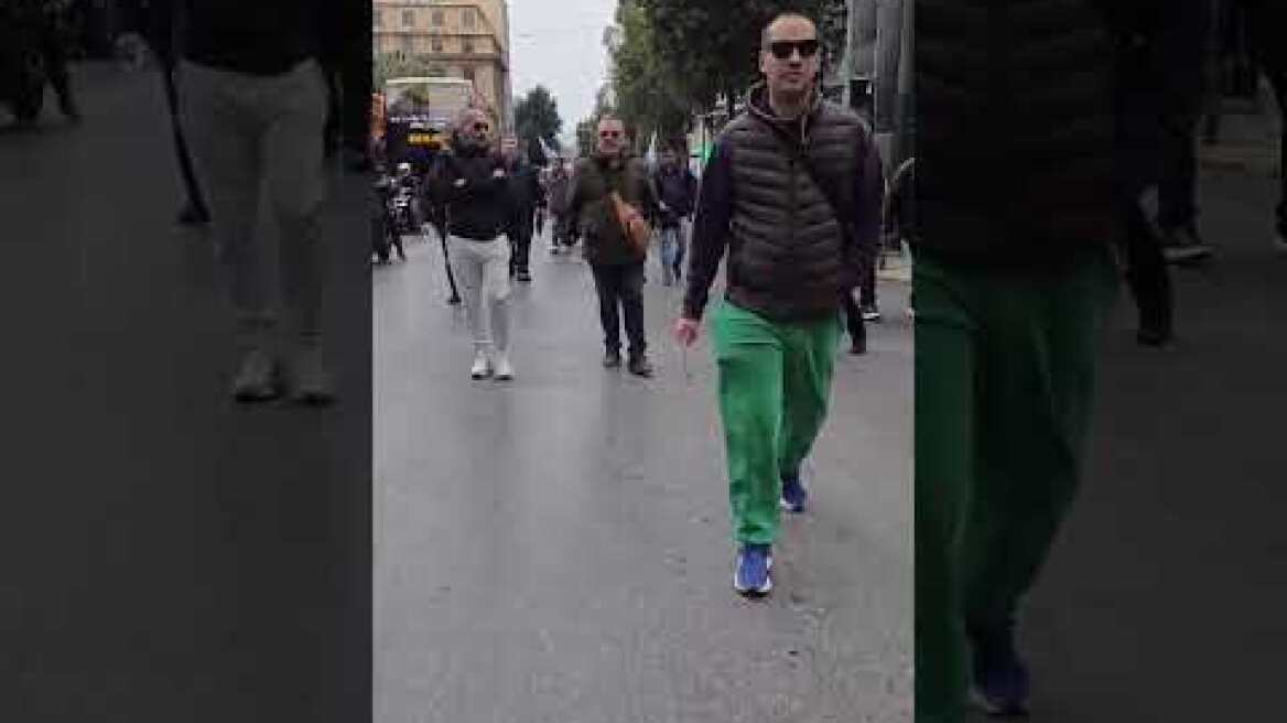 Απεργία στα ταξί: Στους δρόμους με πορεία προς τη Βουλή οι αυτοκινητιστές