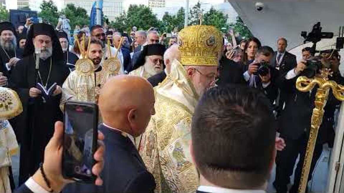 Λαμπρά τα εγκαίνια του ιστορικού ναού του Αγίου Νικολάου στο Σημείο Μηδέν.