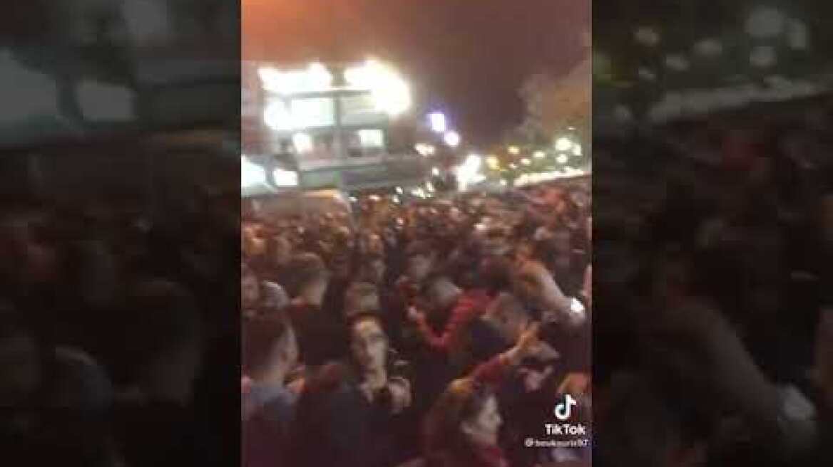 Κορωνοπάρτυ στο Περιστέρι (2)