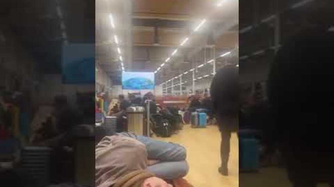 Εγκλωβισμένοι Έλληνες ταξιδιώτες στη Βουδαπέστη