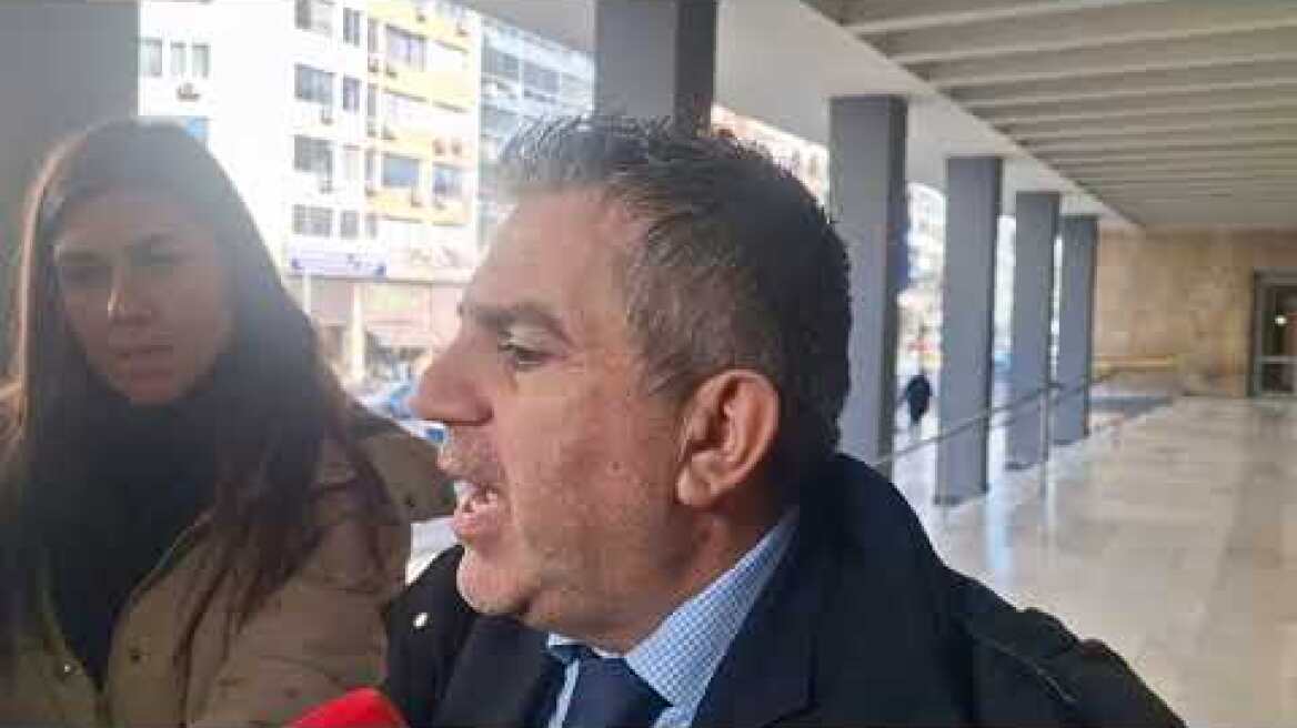 Ελεύθερη η 26χρονη που έβαλε κοριό σε κούκλα του παιδιού της για να κρυφακούει τον πρώην σύζυγό της