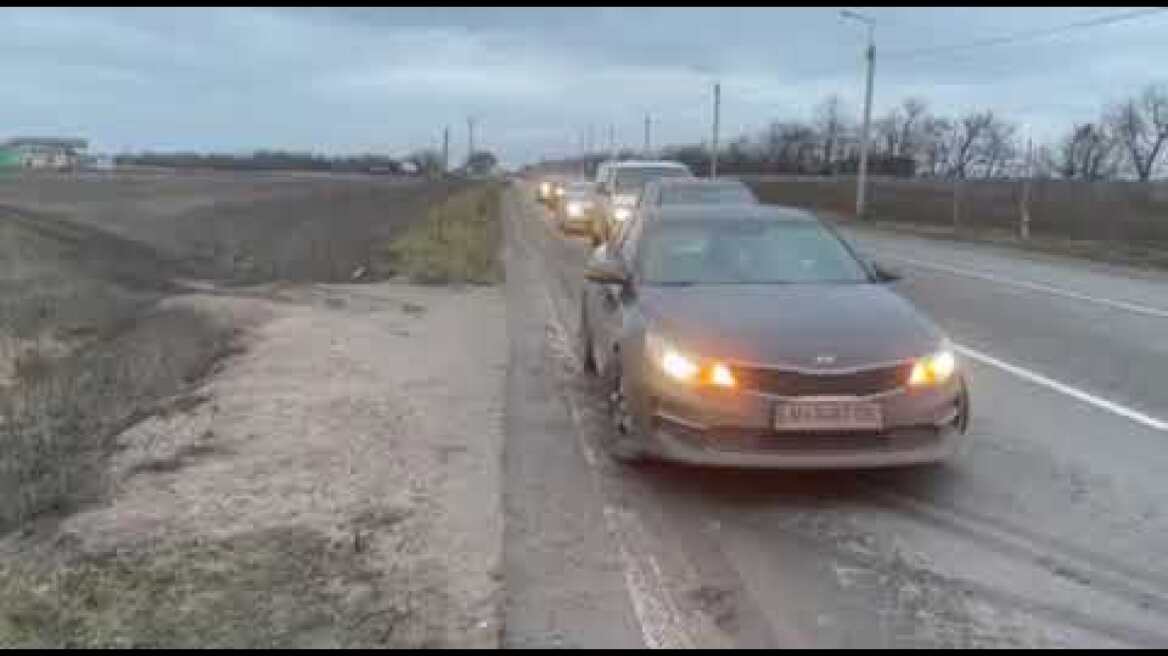 Πηγαίνοντας προς την πόλη Ουμαν για διανυκτέρευση η Ελληνική αποστολή έπεσε σε μπλοκο