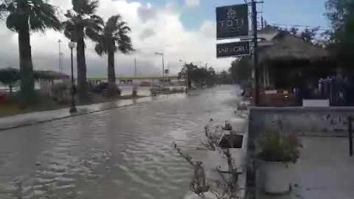 Νέα πλημμύρα στην παραλιακή του Ρίου
