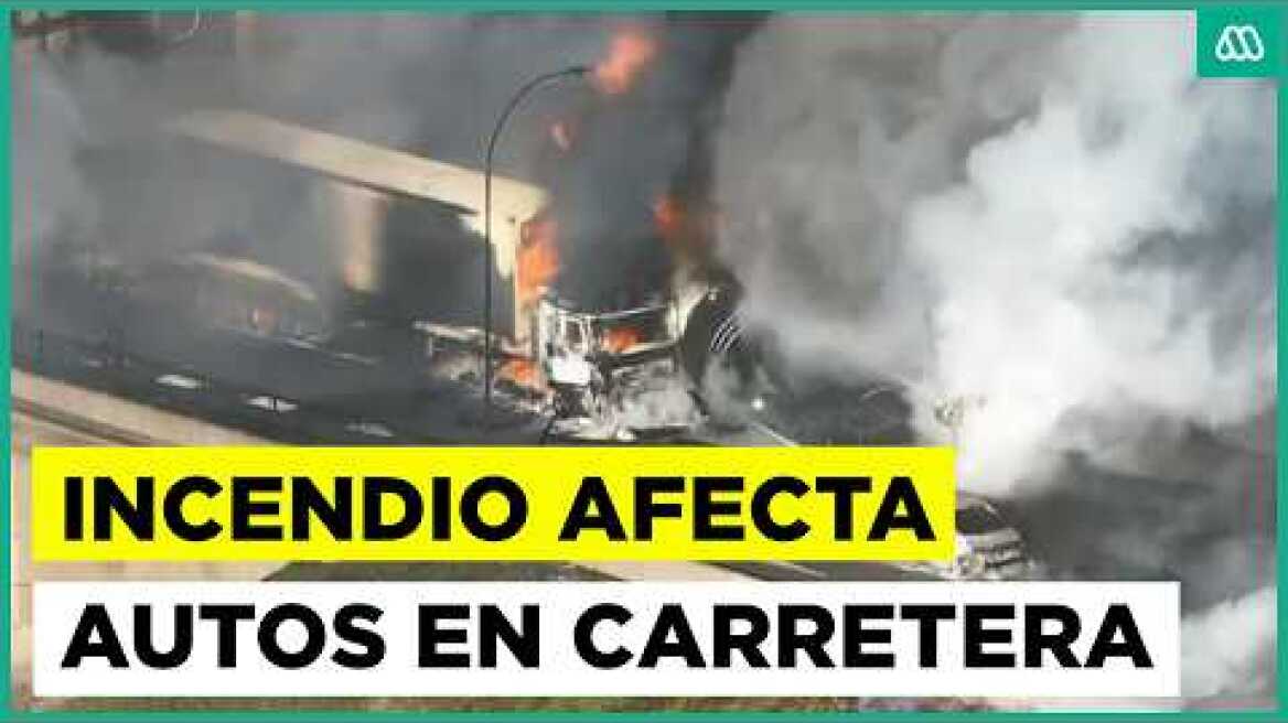 Explosión e incendio se extienden a la carretera
