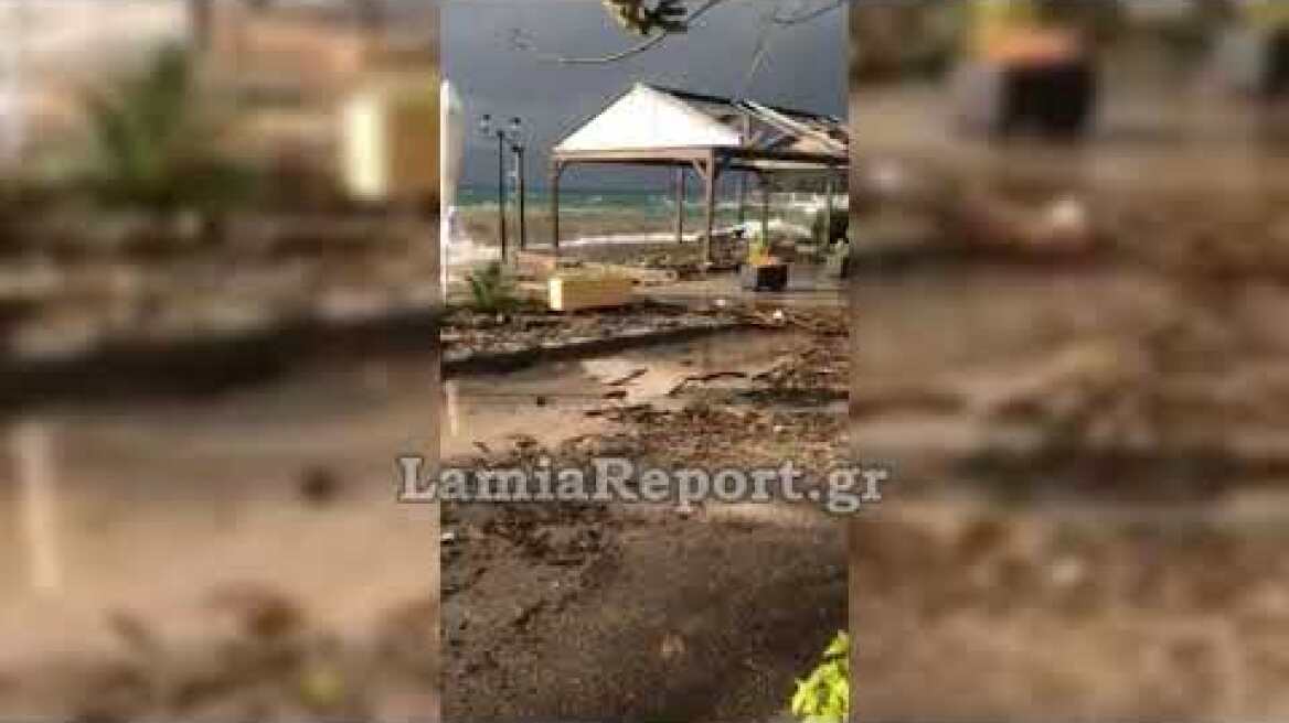 LamiaReport.gr: Μπουρίνι σάρωσε την παραλία Ραχών Στυλίδας