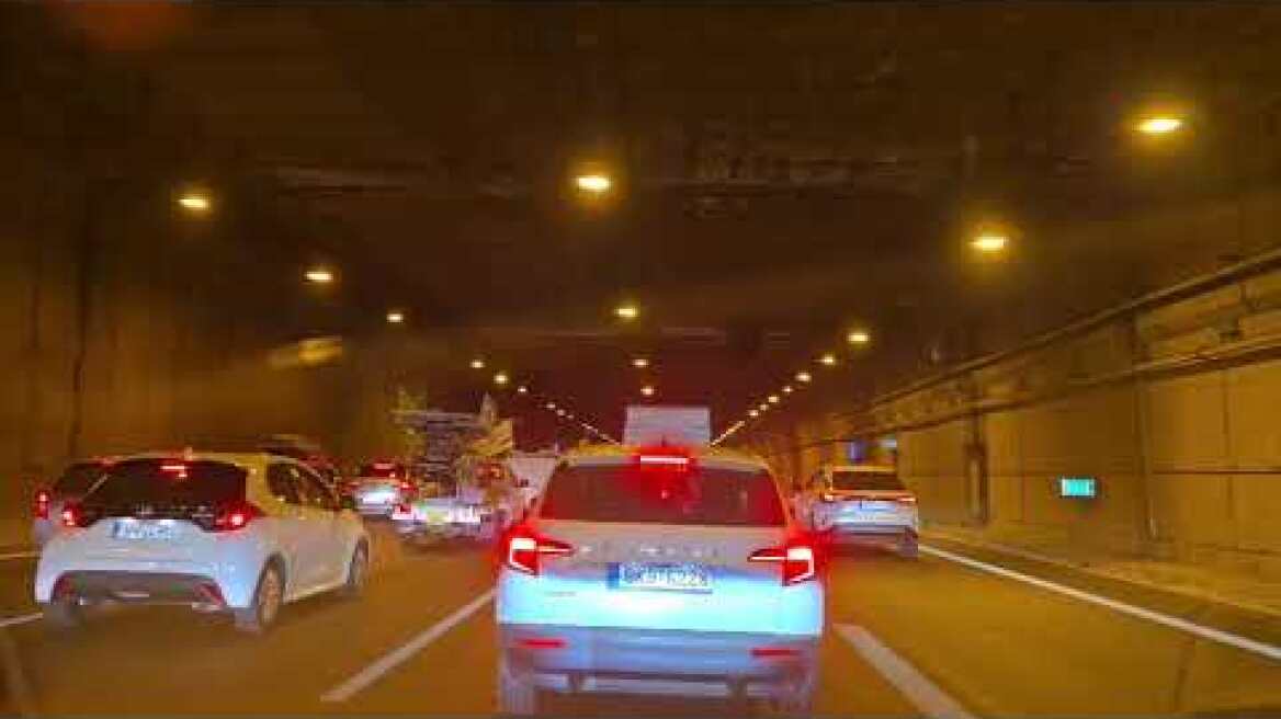 Τροχαίο στην Αττική Οδό στο ύψος κόμβου Ηρακλείου, 30λεπτες καθυστερήσεις στο ρεύμα προς Ελευσίνα