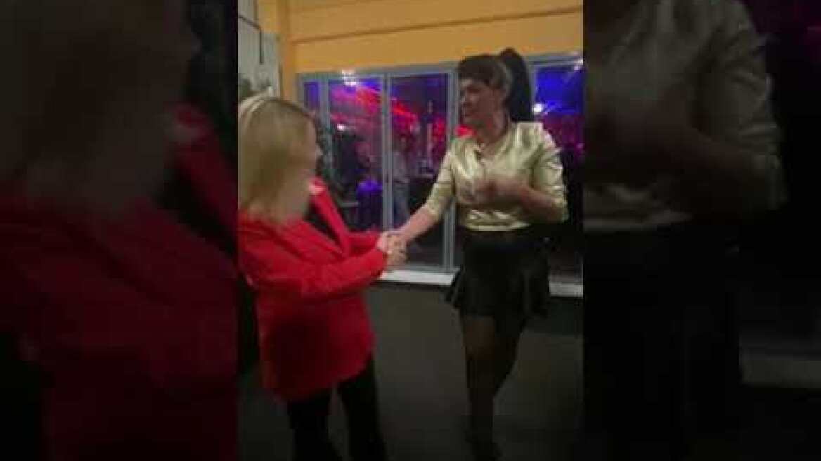 Τα κορίτσια που πρωταγωνιστούν στα βίντεο και έγιναν viral  μιλούν στο protothema.gr