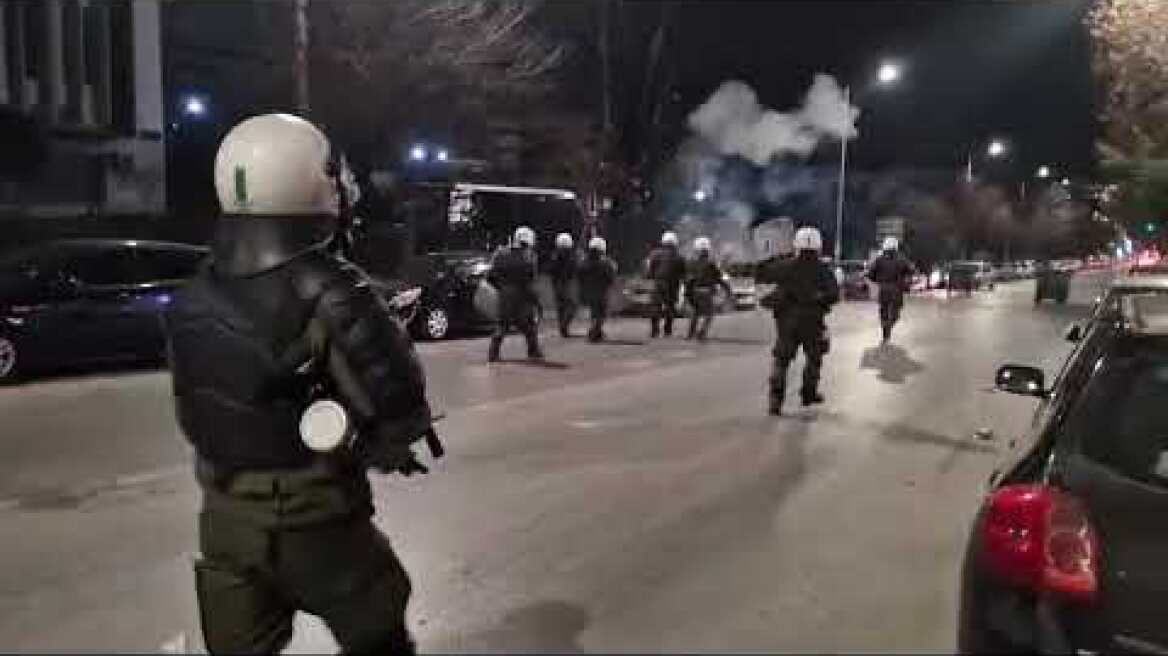 Πορεία φοιτητών και αναρχικών για την απόφαση της ΕΛ.ΑΣ στην Νομική Σχολή του ΑΠΘ (2)