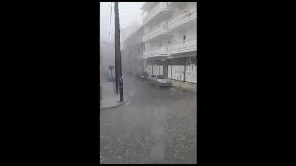 kozan.gr: Έντονη χαλαζόπτωση, το μεσημέρι της Κυριακής 18/7, στην πόλη της Φλώρινας