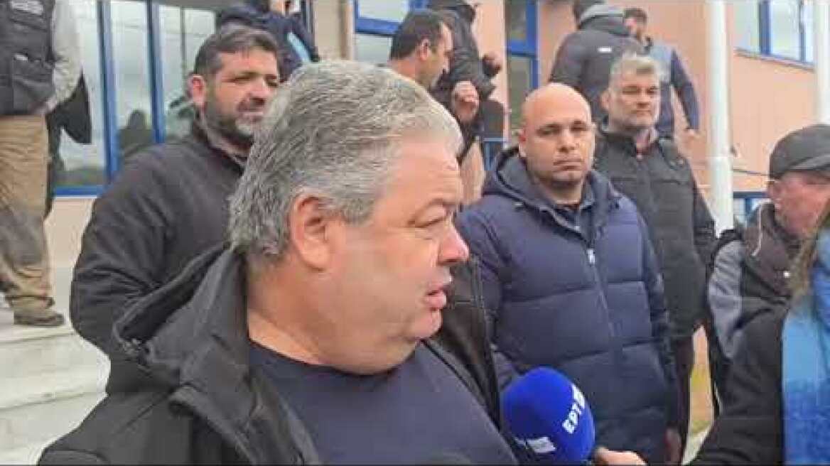 Πανελλαδική σύσκεψη των αγροτών στον Παλαμά Καρδίτσας (1)