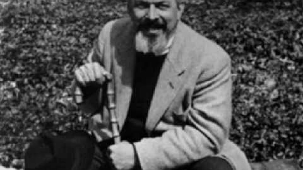 Ο Εμπειρίκος διαβάζει Εμπειρίκο - Από την υψικάμινο