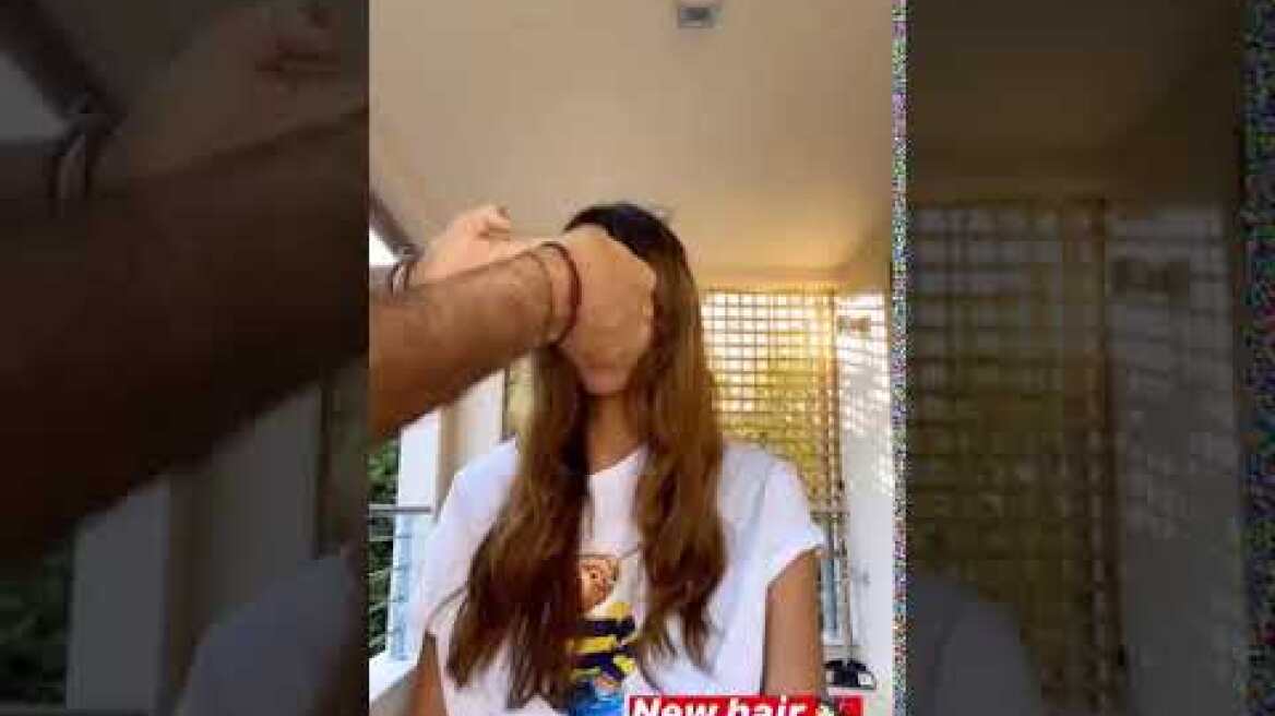 Ηλιάνα Παπαγεωργίου: Κόβει τα μαλλιά της φορώντας το μαγιό του Snik