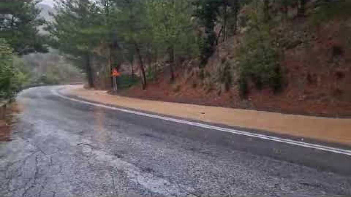 Χείμαρροι οι δρόμοι απο Πορταριά προς Βόλο (4)