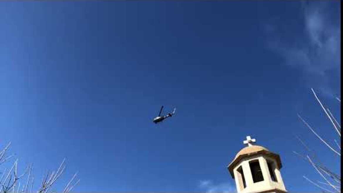 Χιούι συνοδεύει το Σινούκ του Κ. Μητσοτάκη