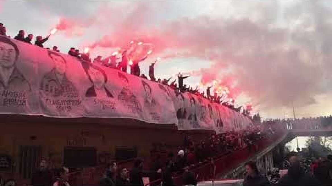 Είκοσι ένα «κεράκια» στη μνήμη των 21 θυμάτων της Θύρας 7