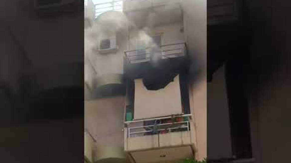 Φωτιά σε διαμέρισμα στο Παγκράτι