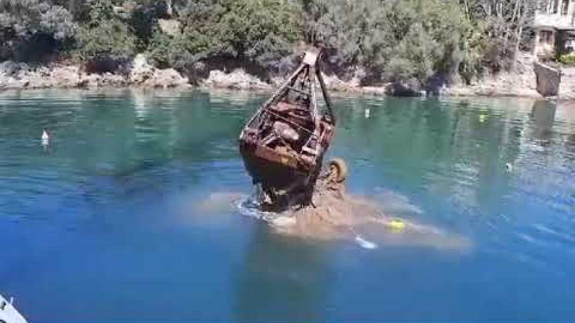 Ανάσυρση αυτοκινήτου από τη θάλασσα (2)