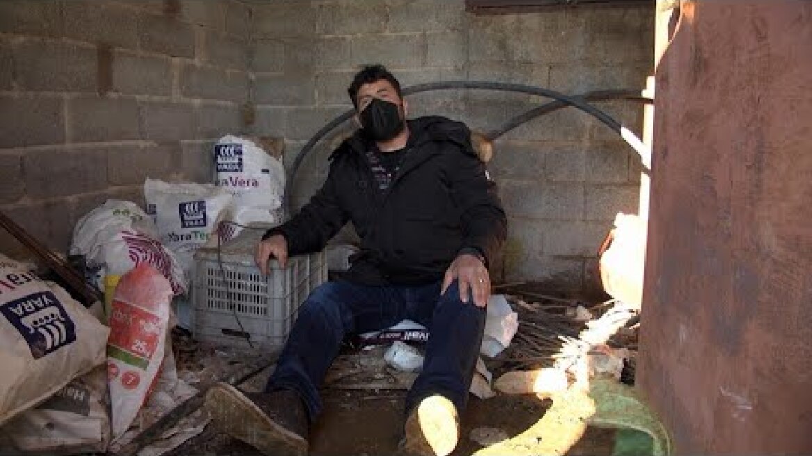 «ΤΟΝ ΚΛΕΙΔΩΣΑΝ ΣΤΗΝ ΑΠΟΘΗΚΗ ΚΑΙ ΠΕΤΑΞΑΝ ΤΟ ΚΛΕΙΔΙ…»