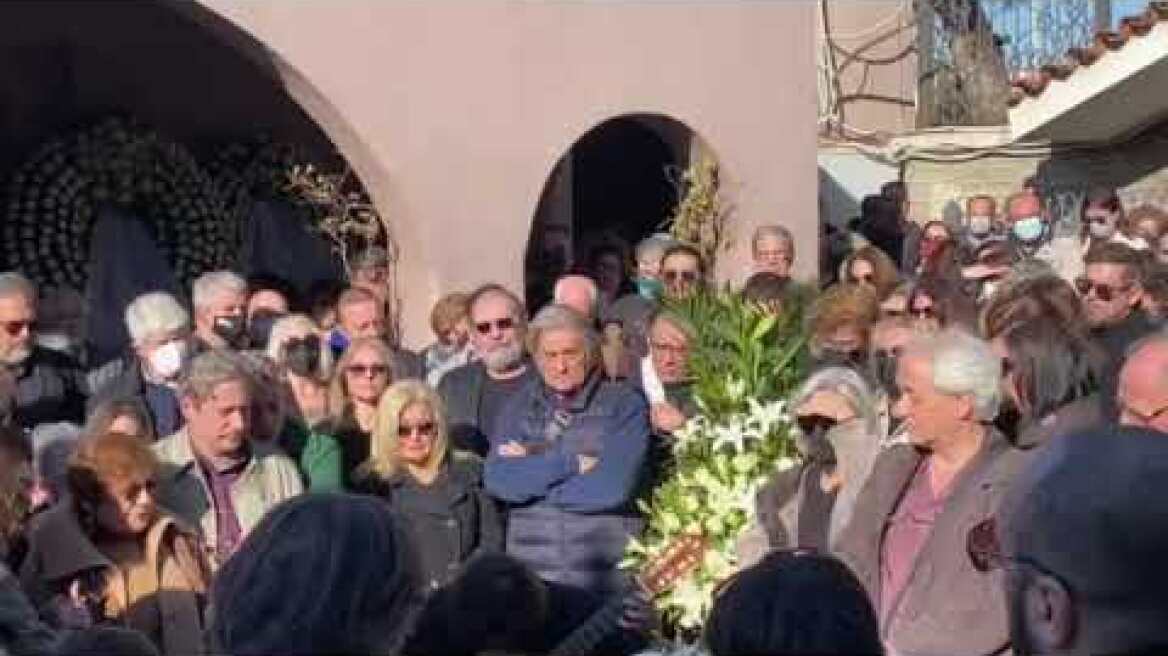 Νότης Μαυρουδής: Θλίψη στην κηδεία του συνθέτη