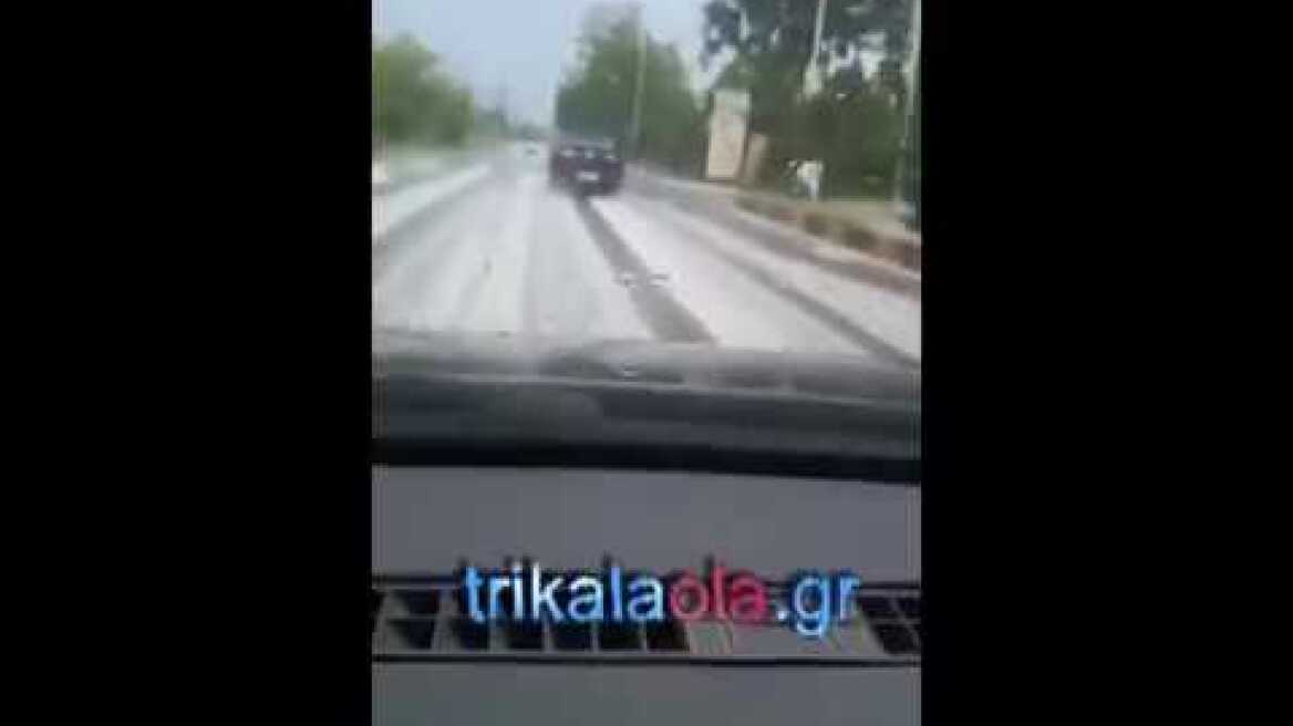 Χαλαζόπτωση ισχυρή δρόμοι στρωμένοι χαλάζι μέγεθος φουντουκιού Πύλη Τρικάλων Παρασκευή 5-5-2018