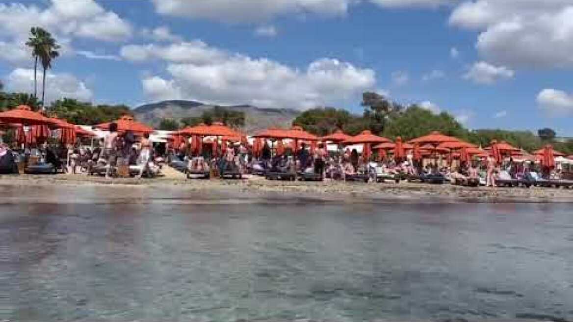 Oι Αθηναίοι ξεχύθηκαν στις παραλίες