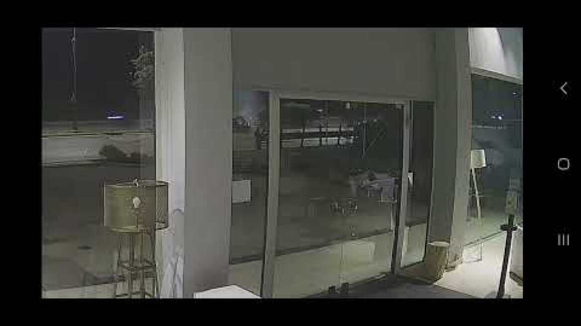 Bίντεο ντοκουμέντο από τη στιγμή της μετωπικής στη λεωφόρο Βουλιαγμένης