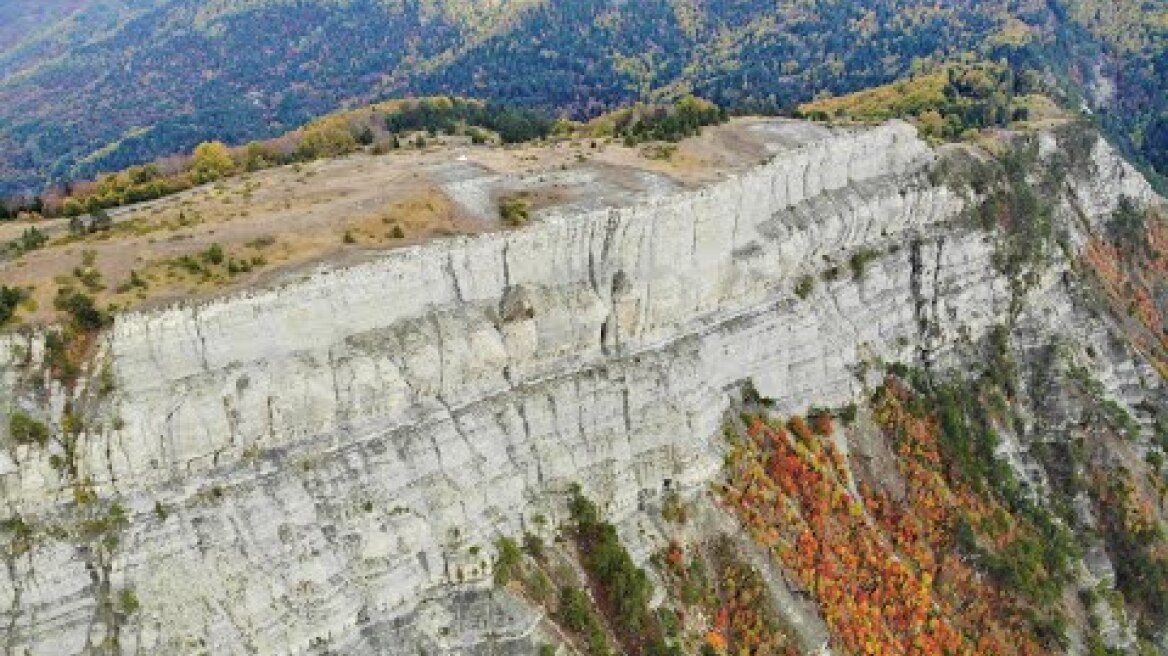 Η φονική χαράδρα του "Χάρου" στο Γράμμο