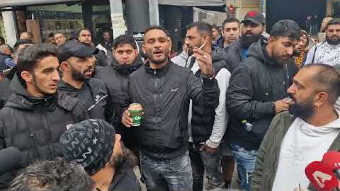 Συγκέντρωση και συνθήματα από Ρομά έξω από τα δικαστήρια Θεσσαλονίκης 3