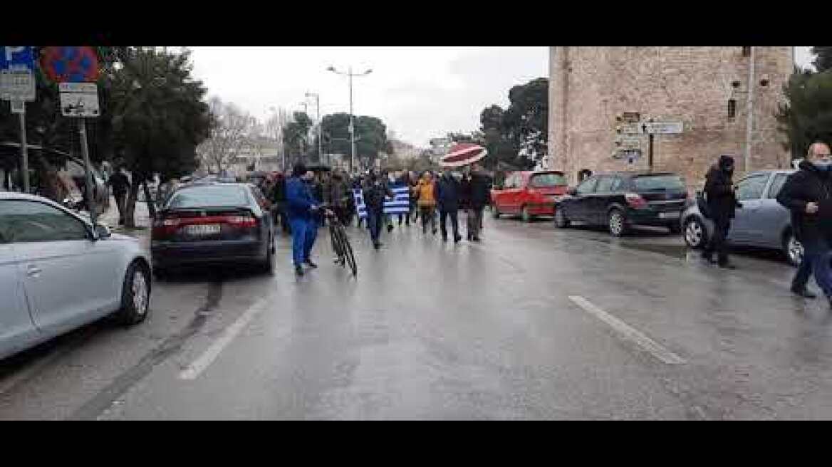 Thestival.gr Πορεία κατά του υποχρεωτικού εμβολιασμού