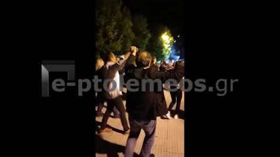 Ο  Κ  Σέλτσας χορεύει σε ρυθμούς τραγουδιού με αλυτρωτικούς στίχους