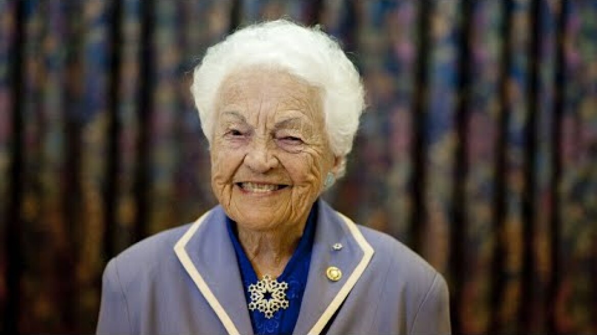 101 year old Hazel McCallion signs 3-year contract to keep working