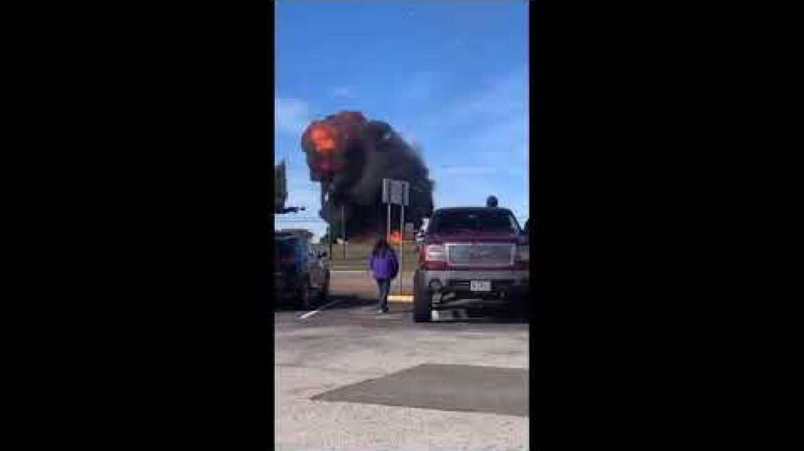 military planes crashes into eachother during dallas air show (footage) #dallas #military #planes