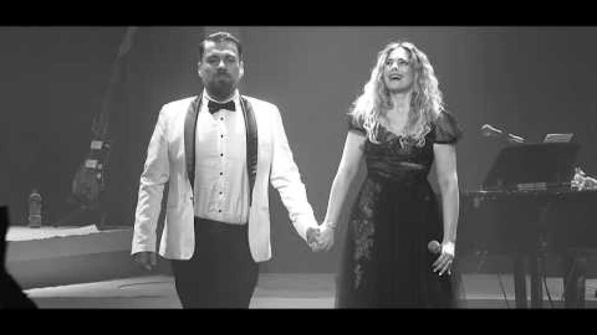 Νατάσσα Μποφίλιου - Εν Λευκώ Live - Natassa Bofiliou - En Leuko Live -  Official Video Clip