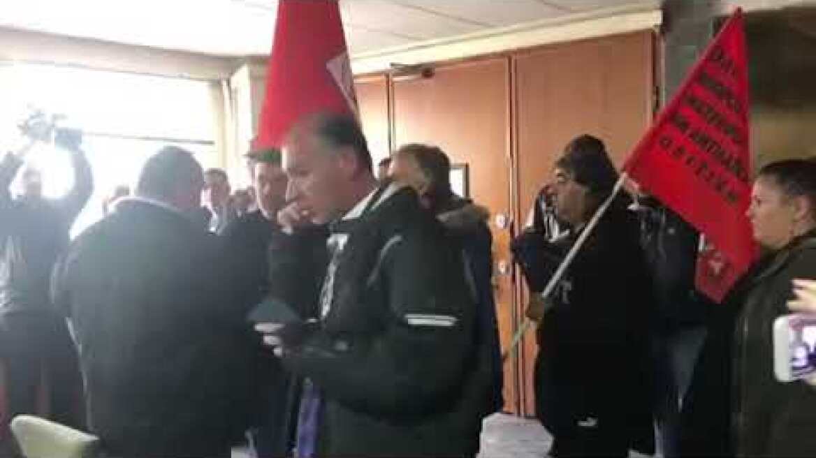 Εισβολή της ΠΟΕ-ΟΤΑ στο υπουργείο Εργασίας (3)