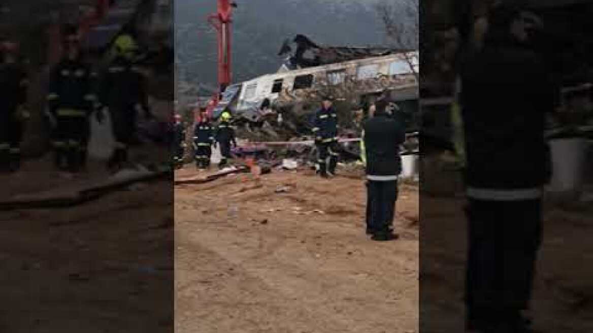 Σύγκρουση τρένων στη Λάρισα - Οι πρώτες πρωινές εικόνες