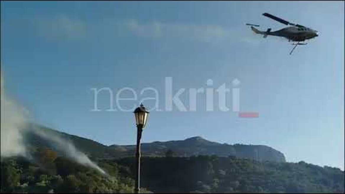 Εναέρια μέσα επιχειρούν για την φωτιά στο Κατωφύγι της Βιάννου, το οποίο εκκενώθηκε