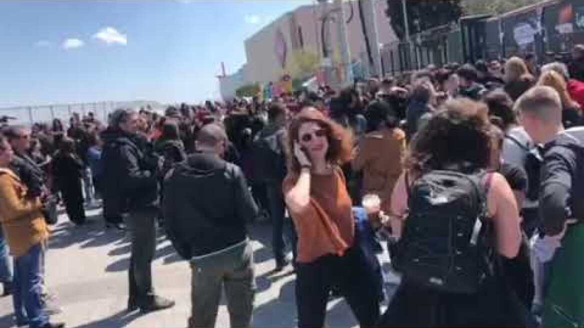 Συγκέντρωση μαθητών έξω από το υπ. Παιδείας - «Κάτω ο νόμος Γαβρόγλου» (1)