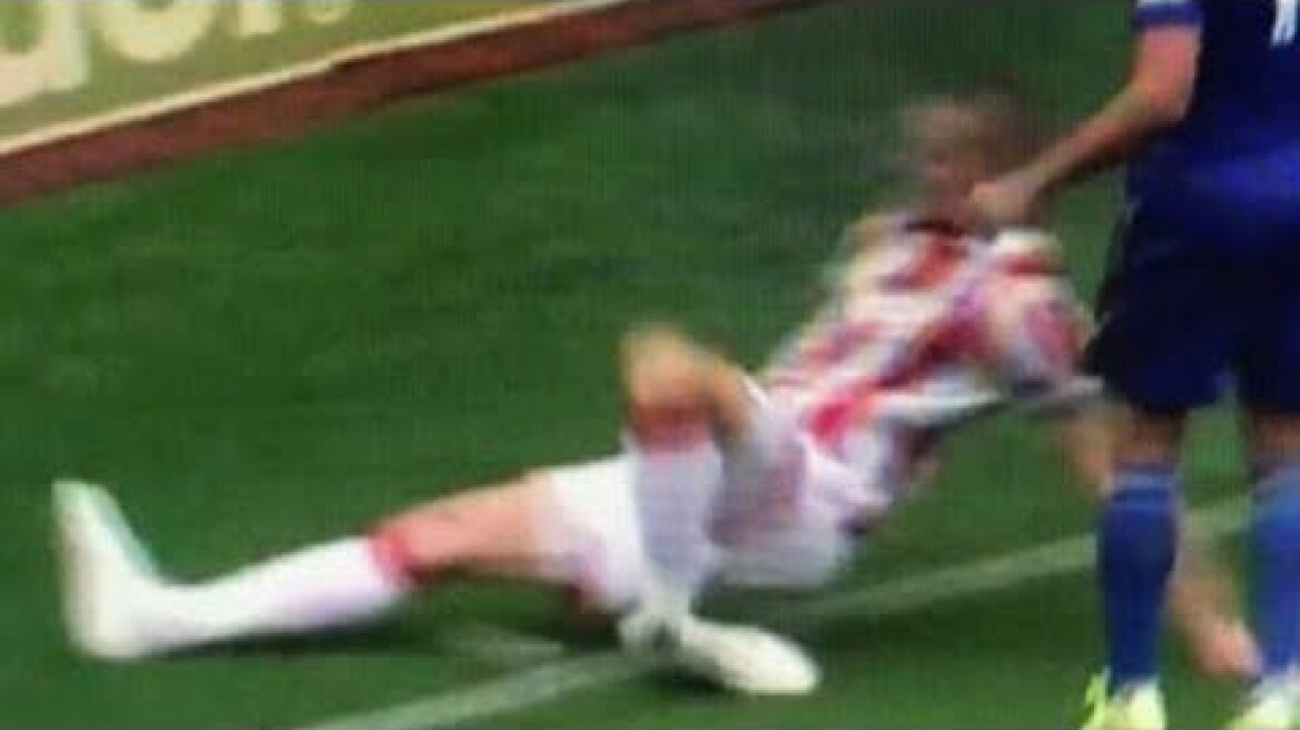 Ryan Shawcross DISLOCATED HIS ANKLE