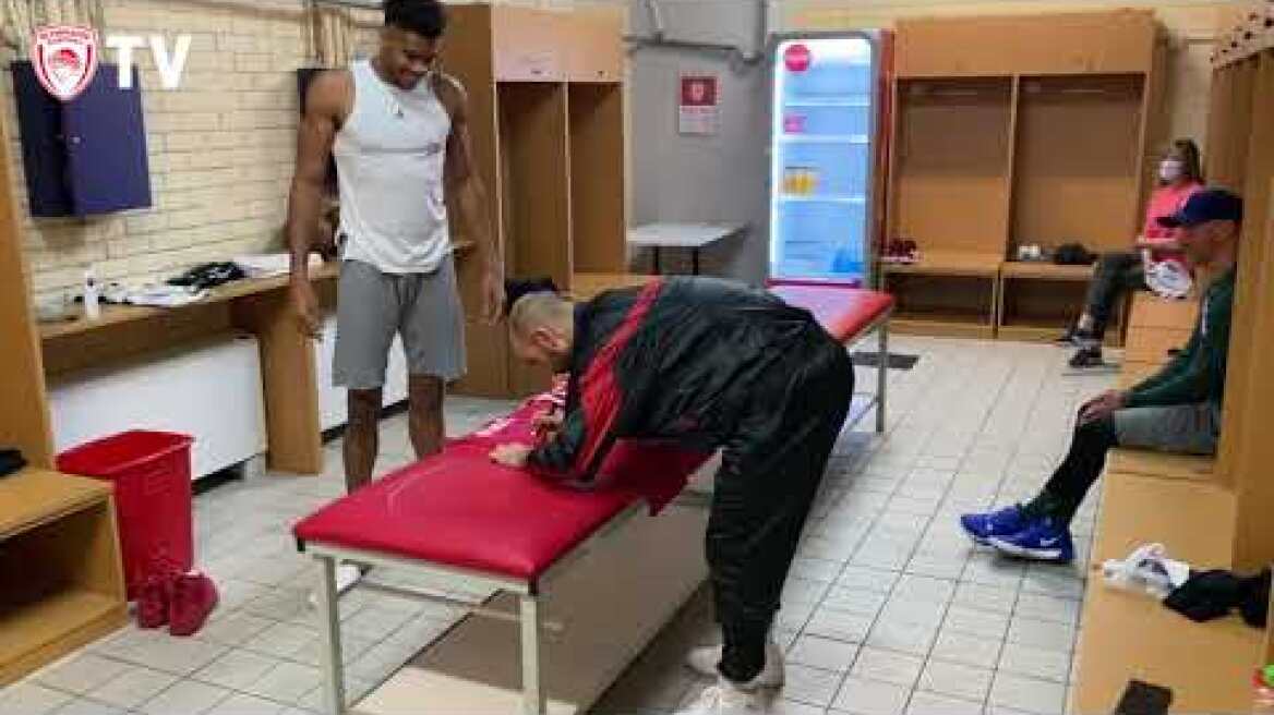 Η φανέλα του Θρύλου στον MVP