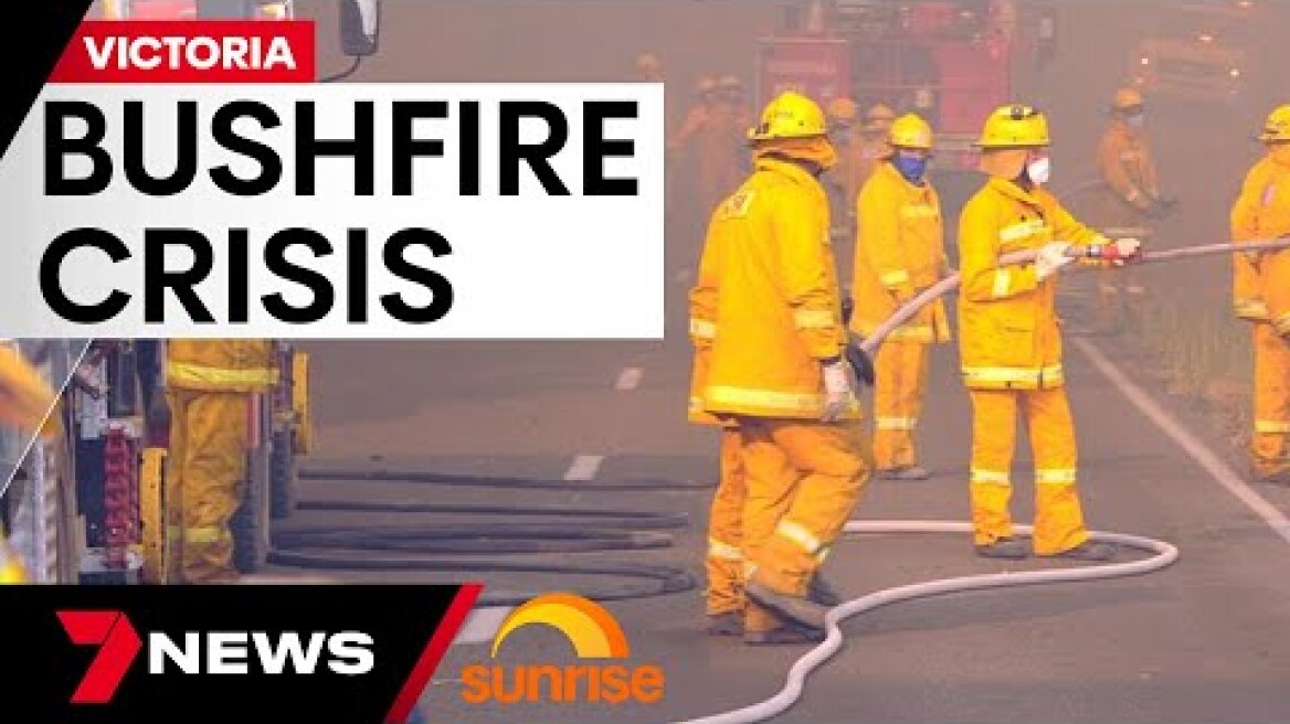 Victoria battles major bushfires | 7 News Australia